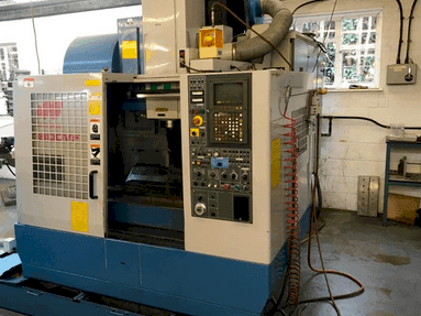 Prikaz  stroja Matsuura MC 600 VF  sprijeda