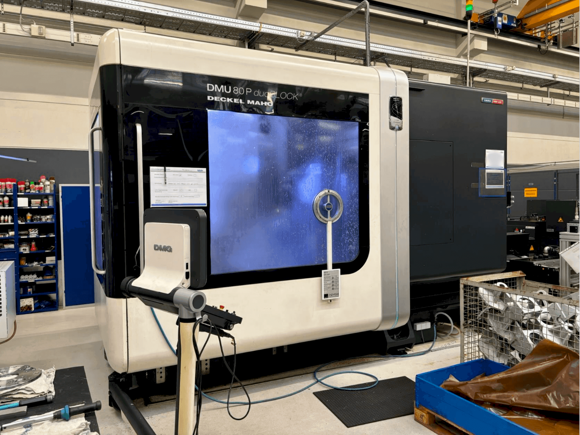 Prikaz  stroja DMG MORI 80 P Duoblock  sprijeda