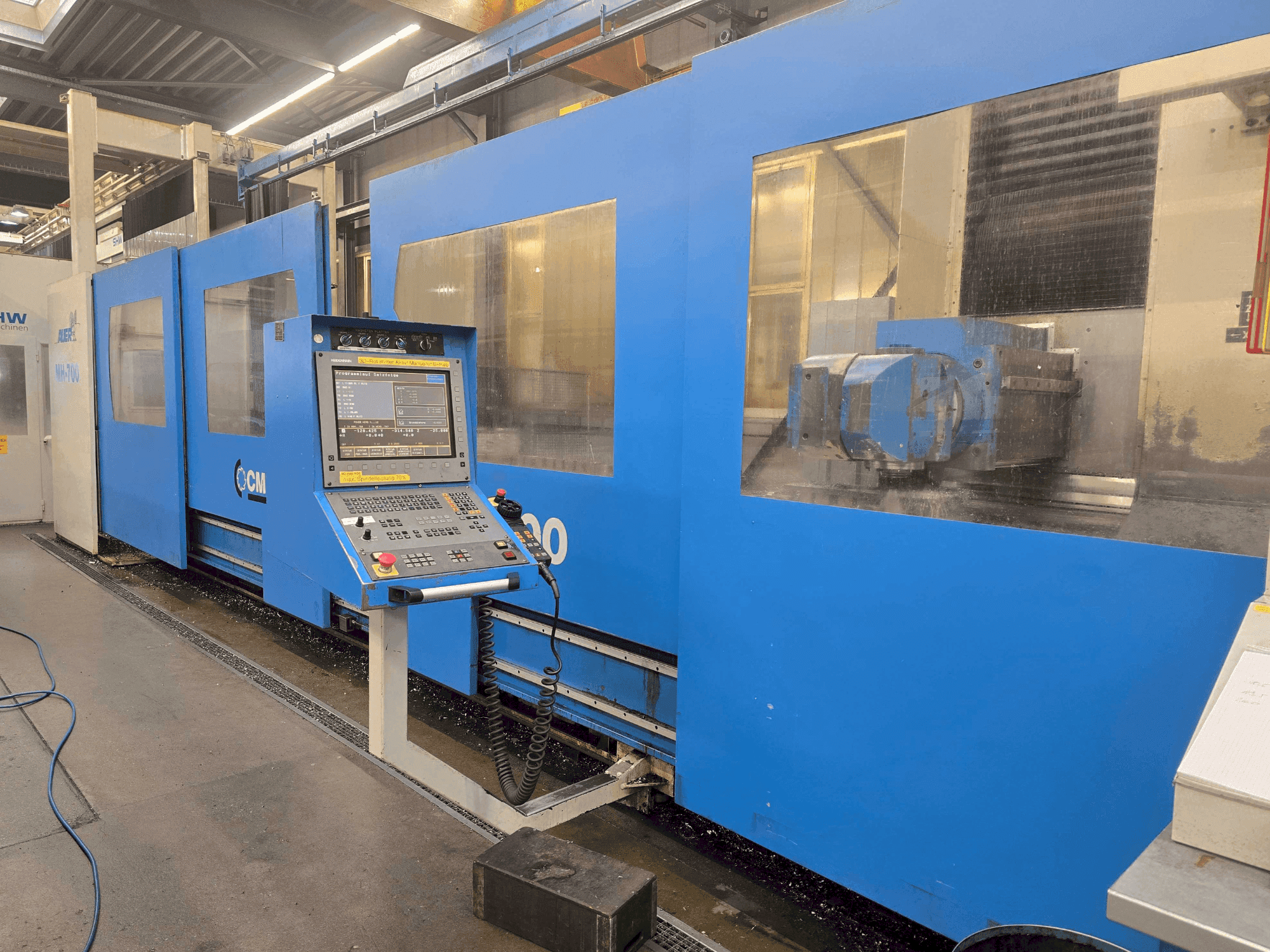 Prikaz  stroja CME MH-700  sprijeda