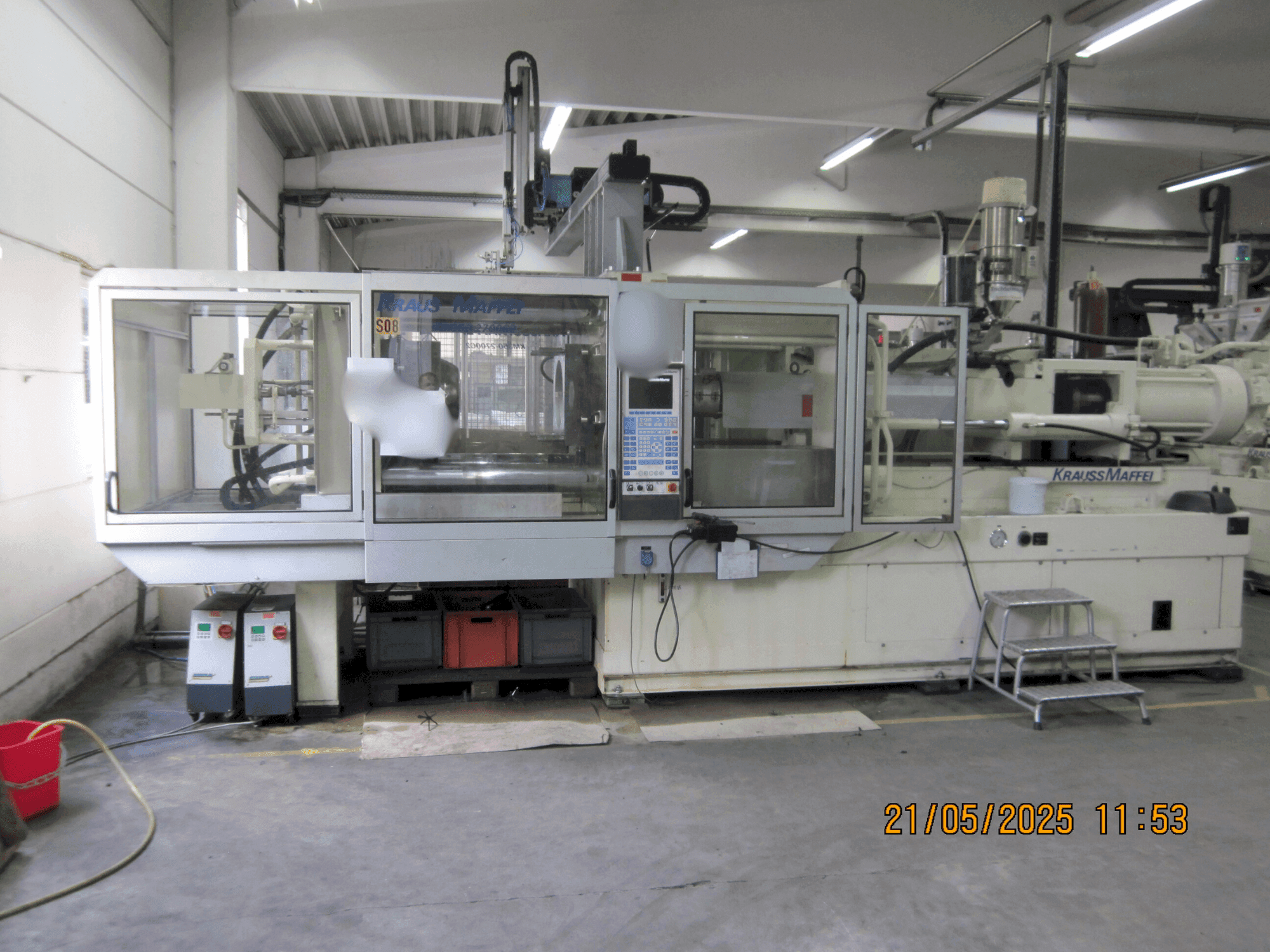 Prikaz  stroja Krauss Maffei 350-2700 C2  sprijeda