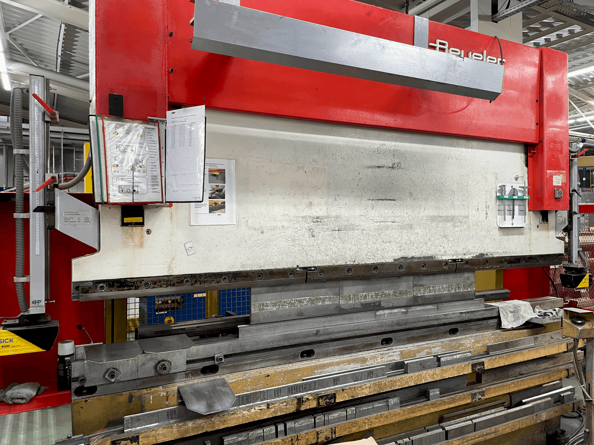 Prikaz  stroja BEYELER RT 125 x 3100  sprijeda