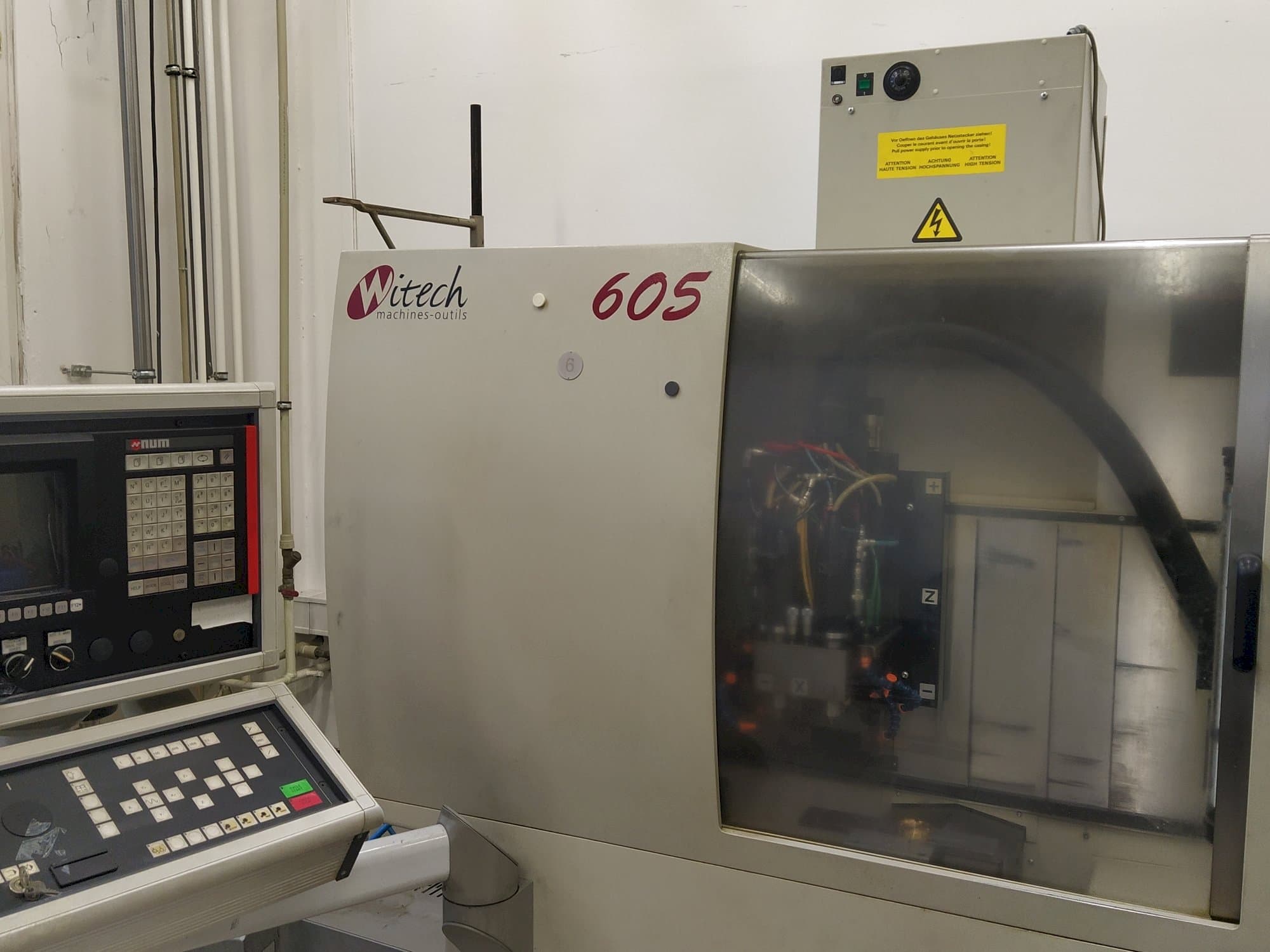 Prikaz  stroja Witech 605  sprijeda
