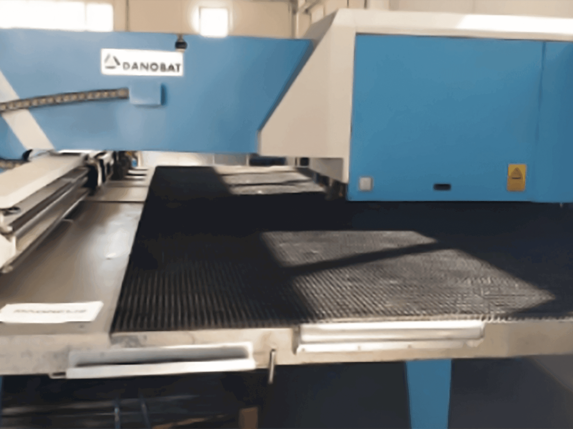 Prikaz  stroja DANOBAT PGA-1  sprijeda