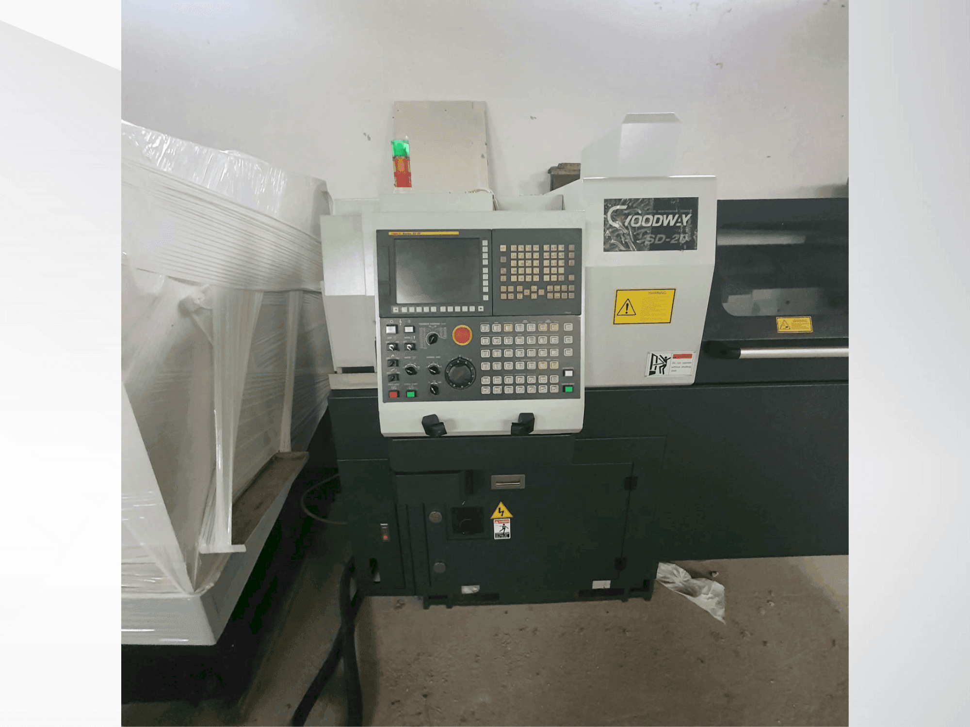 Prikaz  stroja Goodway SD 20  sprijeda