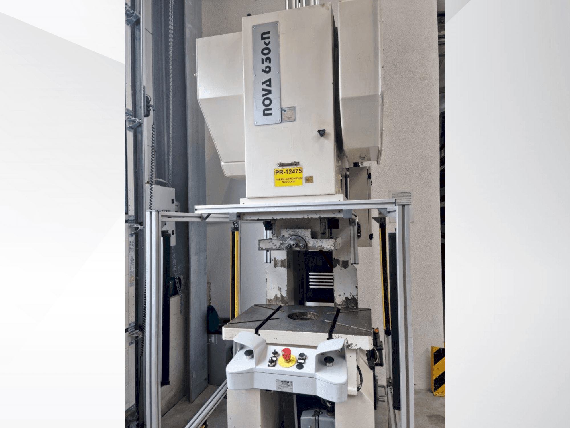 Prikaz  stroja BEUTLER Nova C630kN  sprijeda