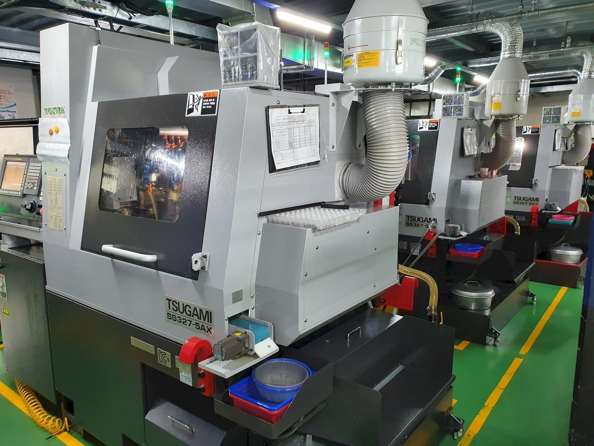 Prikaz  stroja TSUGAMI SS327-5AX  sprijeda