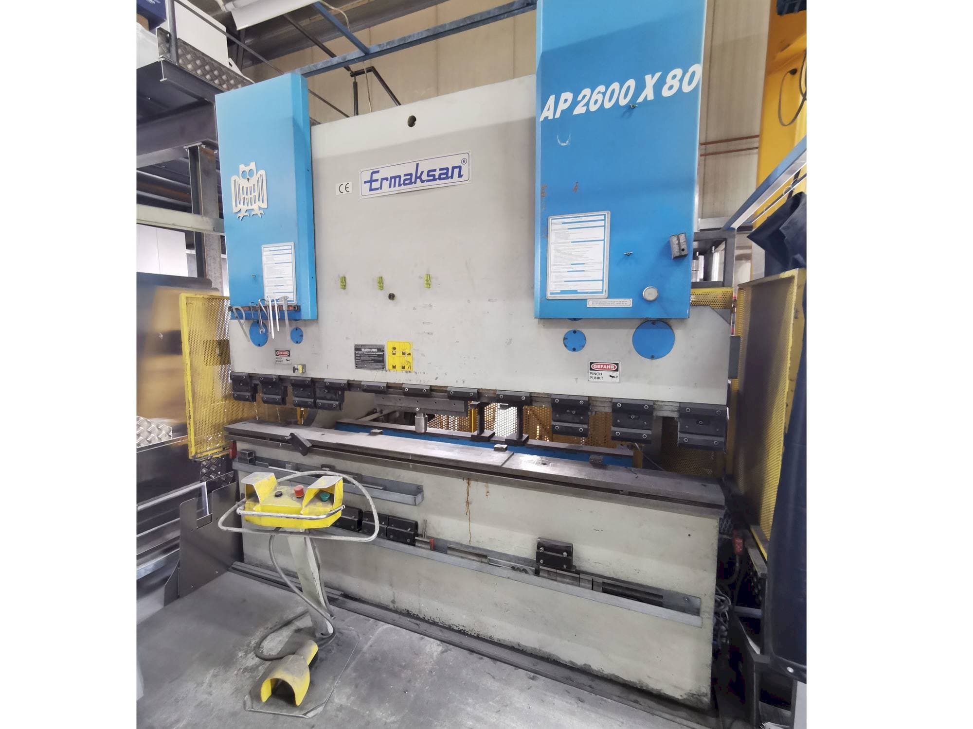 Prikaz  stroja ERMAKSAN AP 2600 - 80  sprijeda