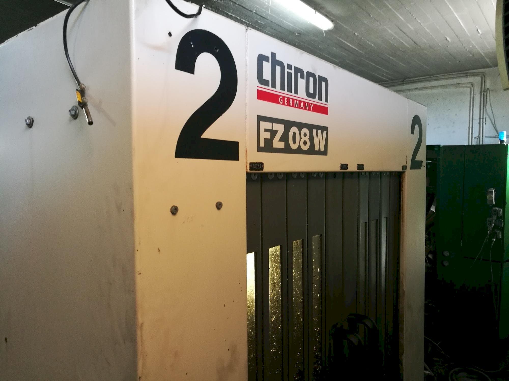 Prikaz  stroja CHIRON FZ 08 W  sprijeda