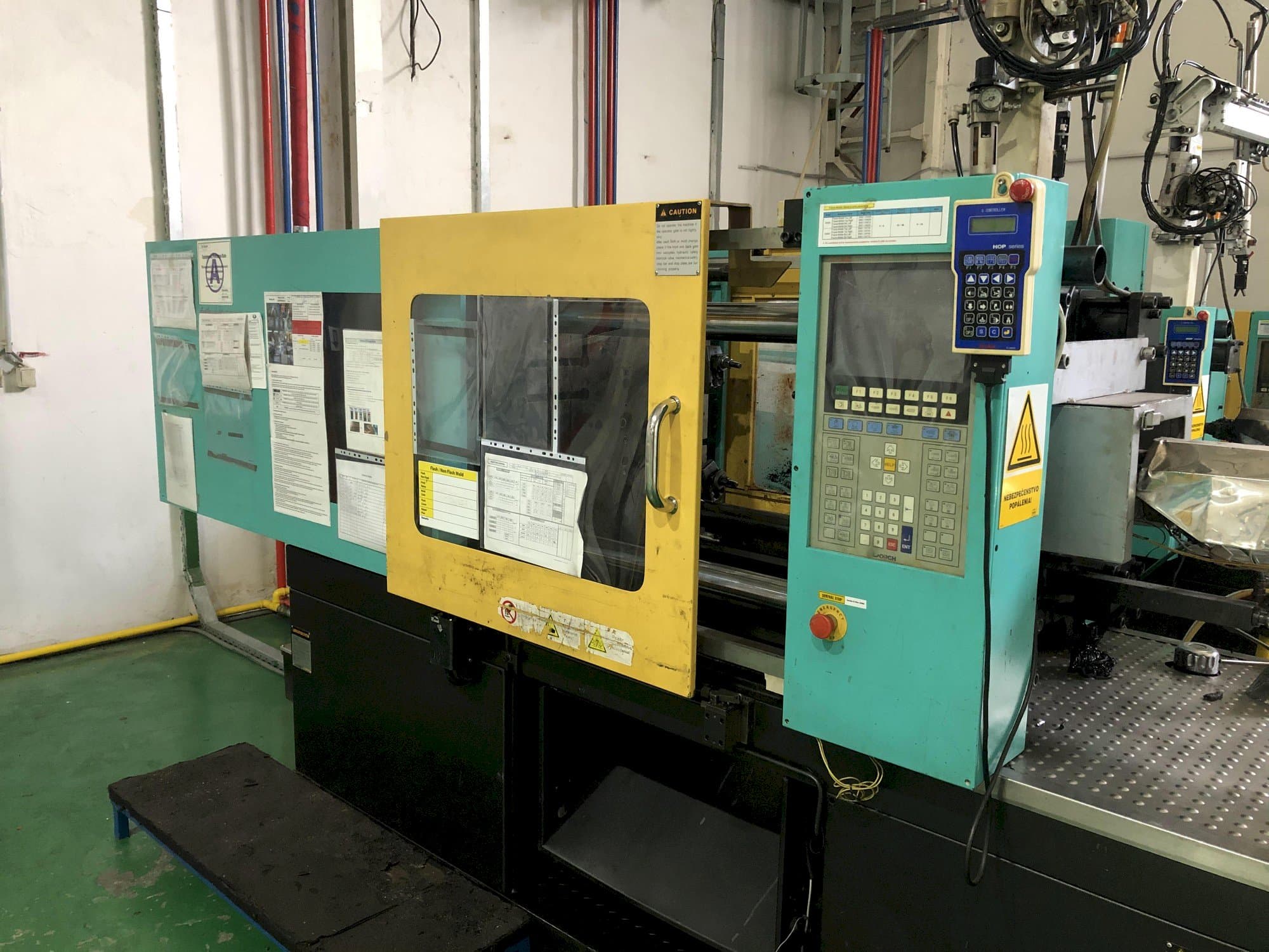 Prikaz  stroja Hyundai K-150V  sprijeda