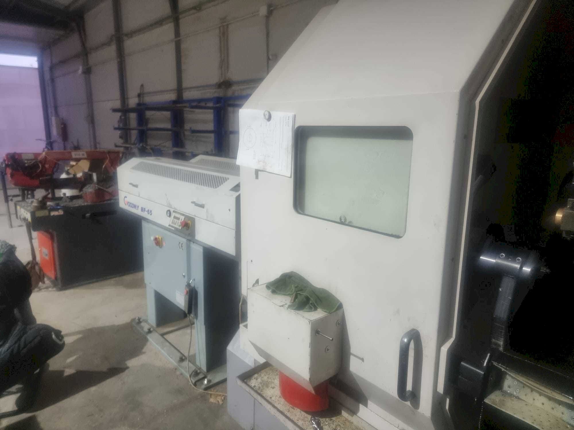 Prikaz desne strane  stroja Goodway MSY 280