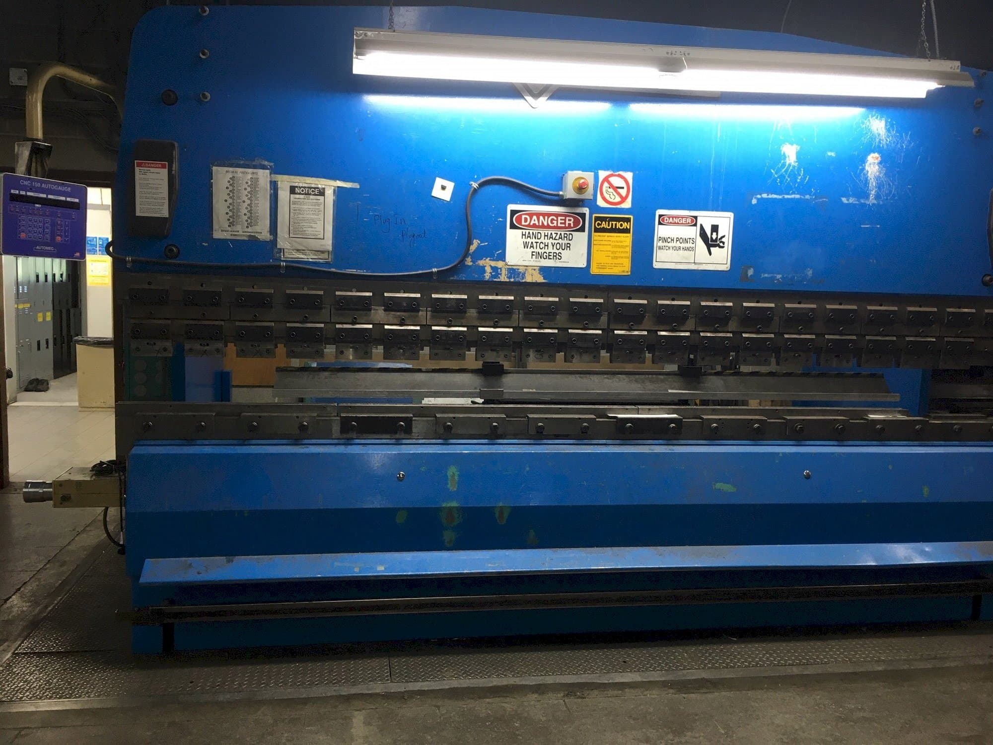 Prikaz  stroja PROMECAM 204  sprijeda