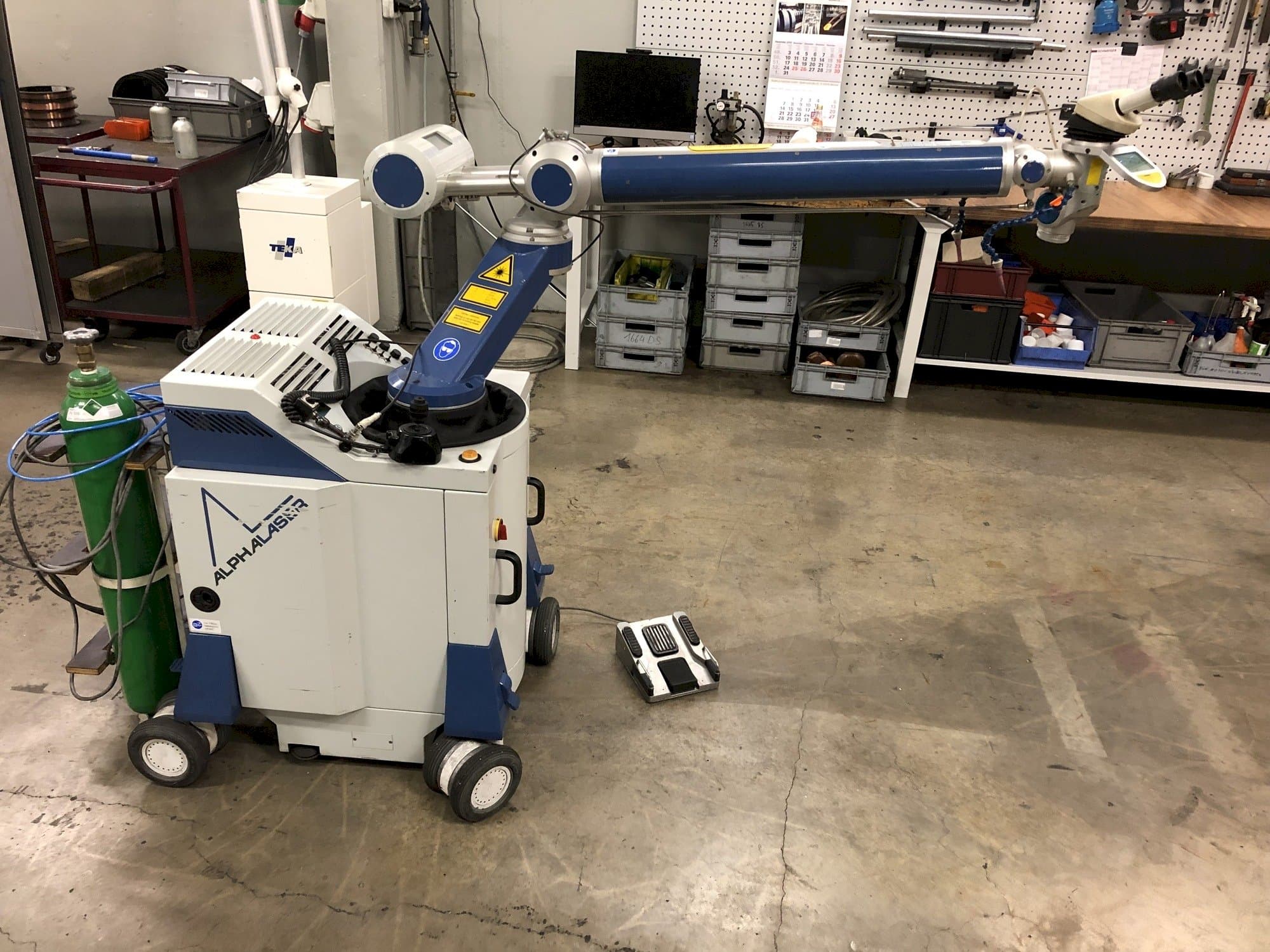 Prikaz stroja ALPHA LASER ALM 200  slijeva