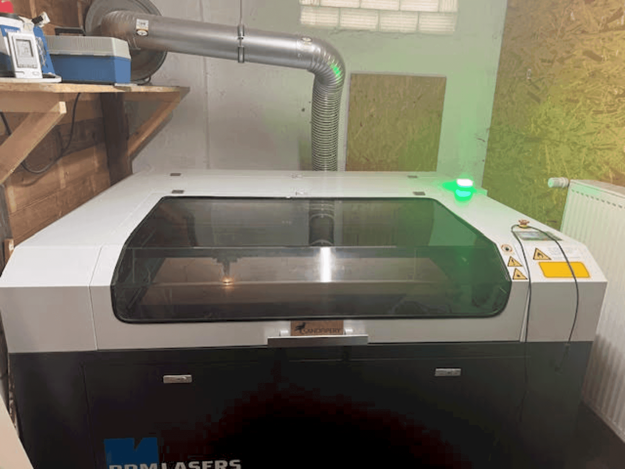 Prikaz  stroja BRM Lasers 90130 - 100 Watt CO2  sprijeda