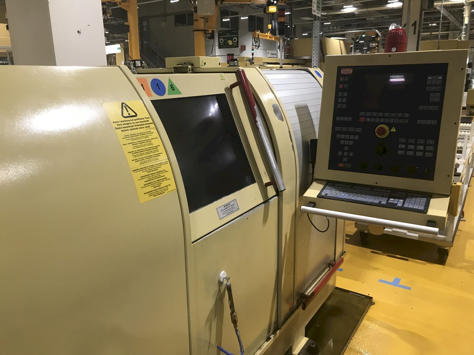 Prikaz  stroja TRAUB TNL 26 K  sprijeda