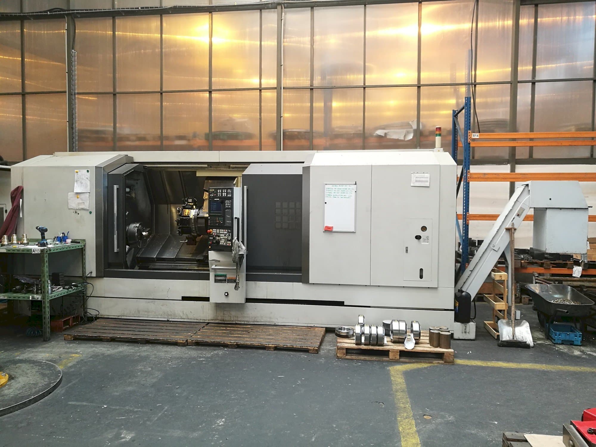 Prikaz  stroja MORI SEIKI NL 3000 SY/2000  sprijeda