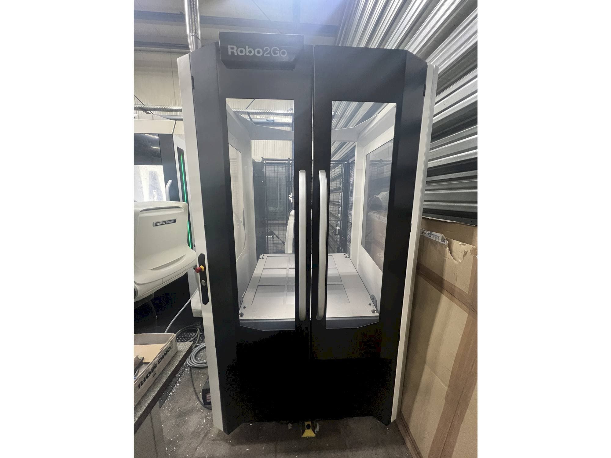 Prikaz  stroja DMG Robo2Go  sprijeda