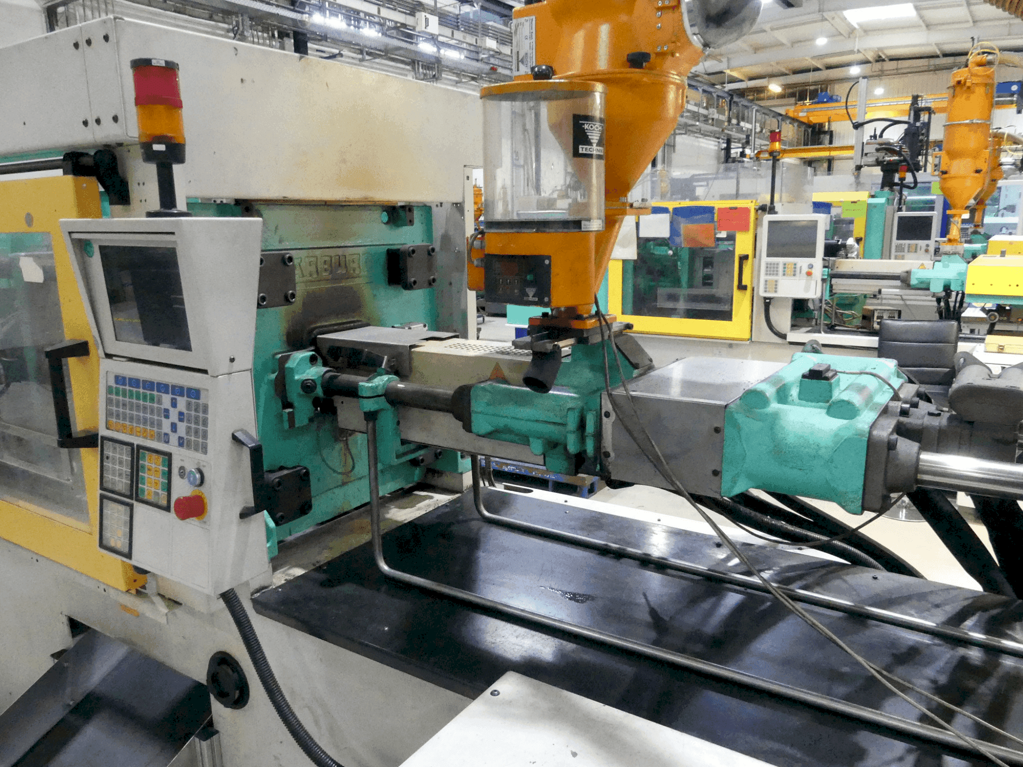 Prikaz  stroja Arburg 420C-1000-250  sprijeda