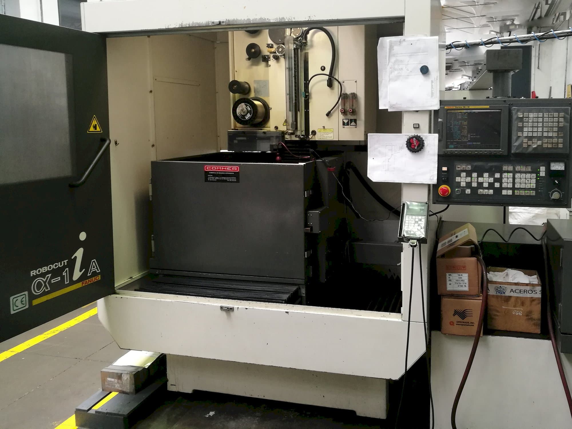Prikaz  stroja FANUC Robocut ALPHA -1iA  sprijeda