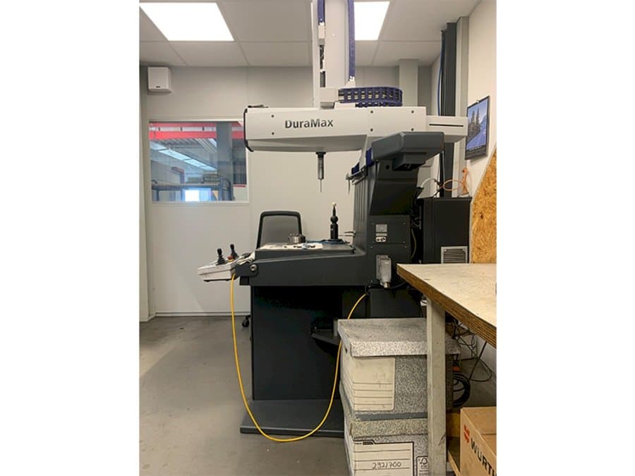 Prikaz  stroja ZEISS Duramax 3-D  sprijeda