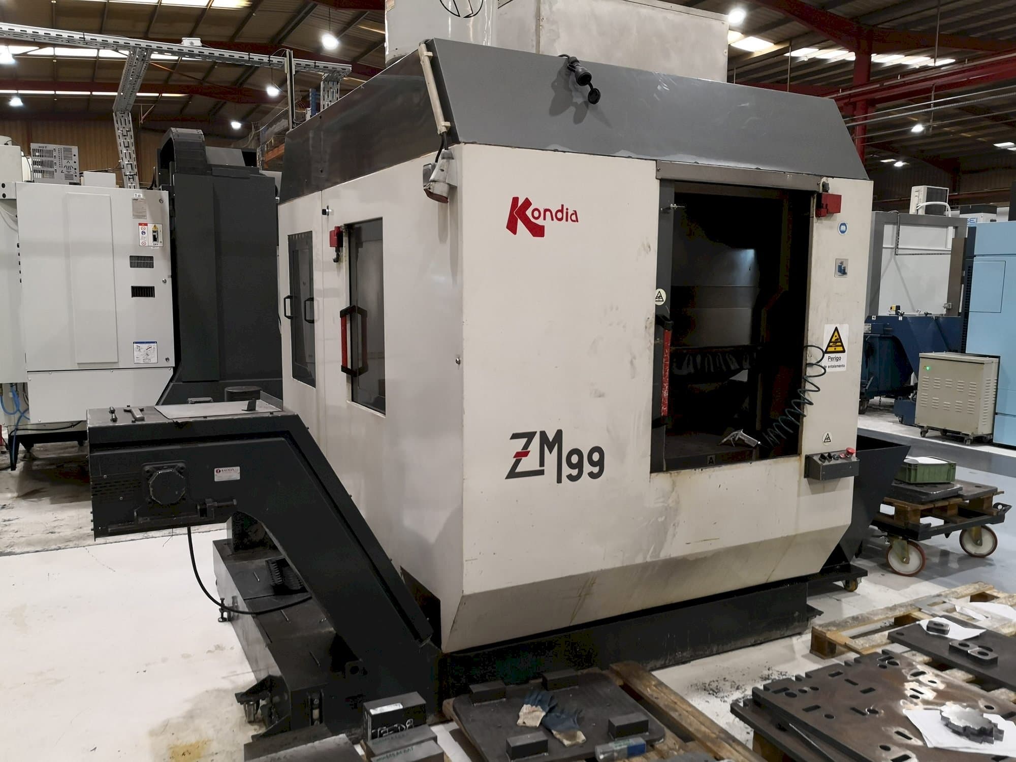 Prikaz  stroja KONDIA ZM99  sprijeda