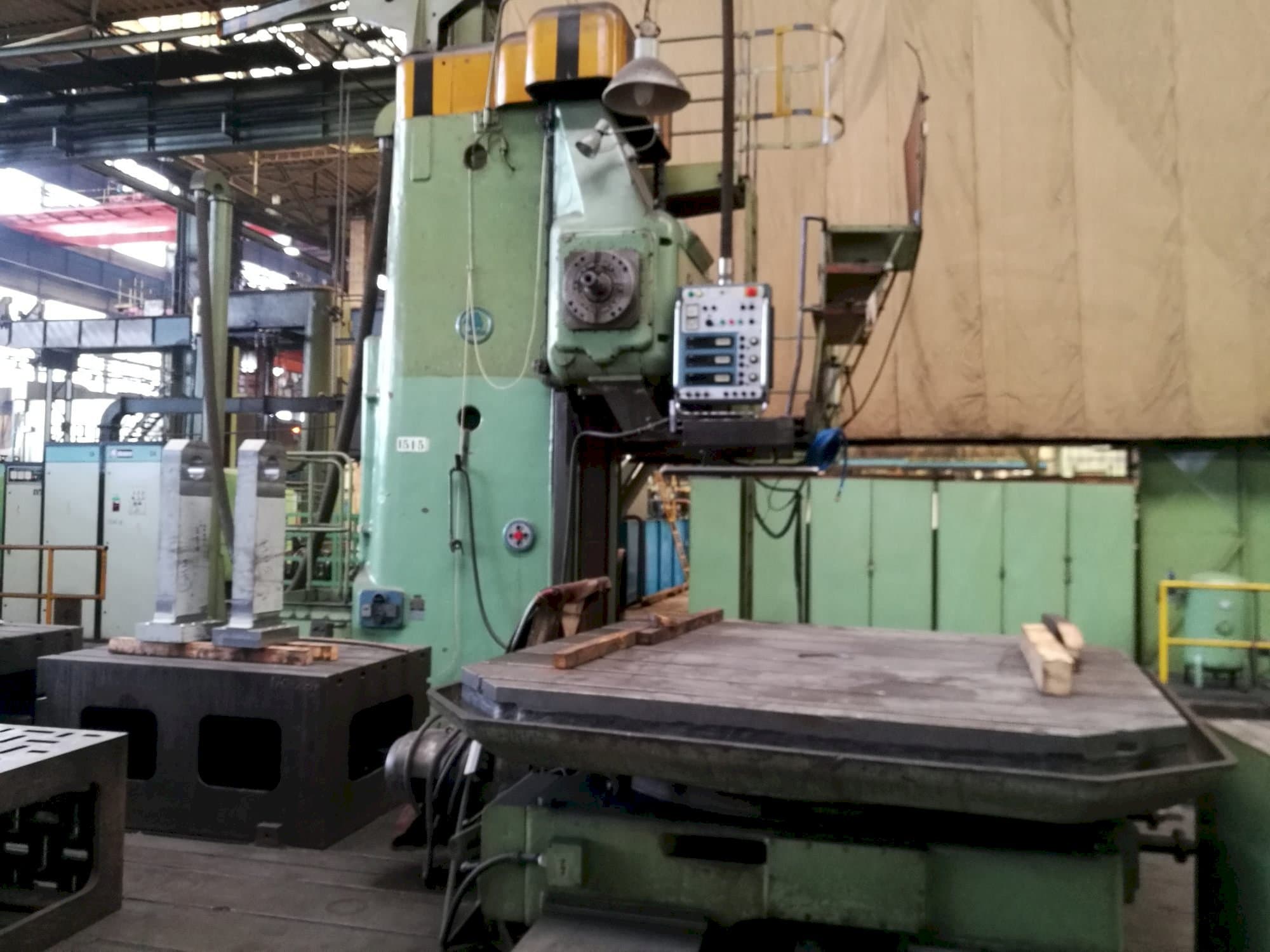 Prikaz  stroja SKODA WD 160  sprijeda