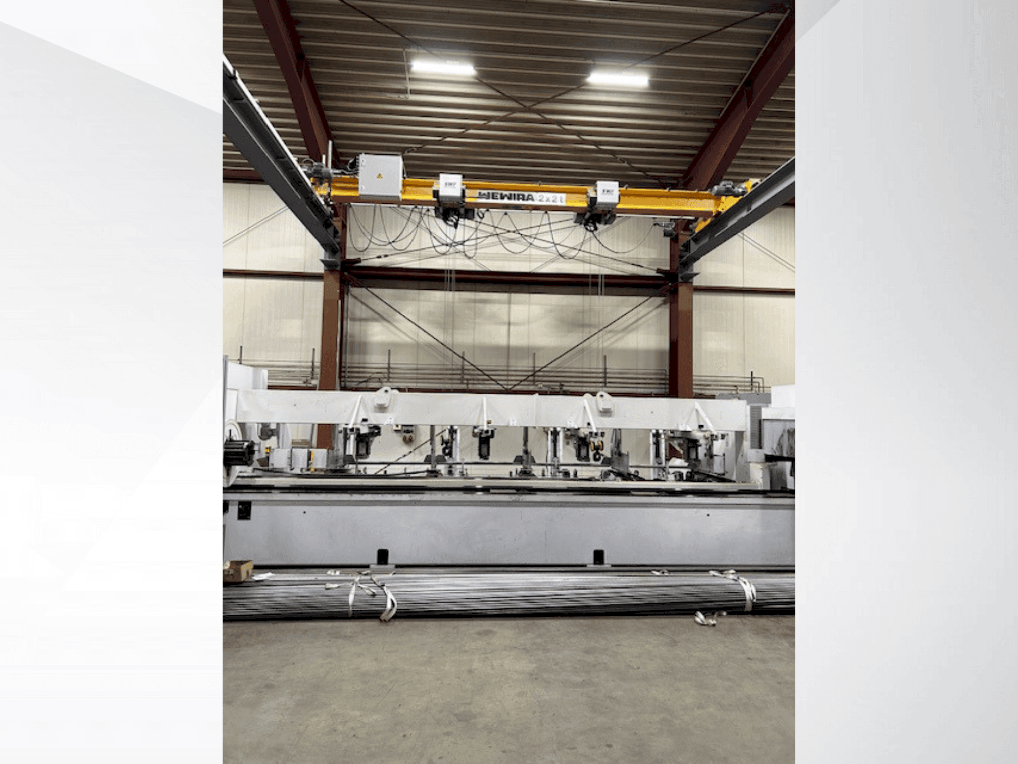 Prikaz  stroja TRUMPF Tru Laser Tube 3000 Fiber  sprijeda