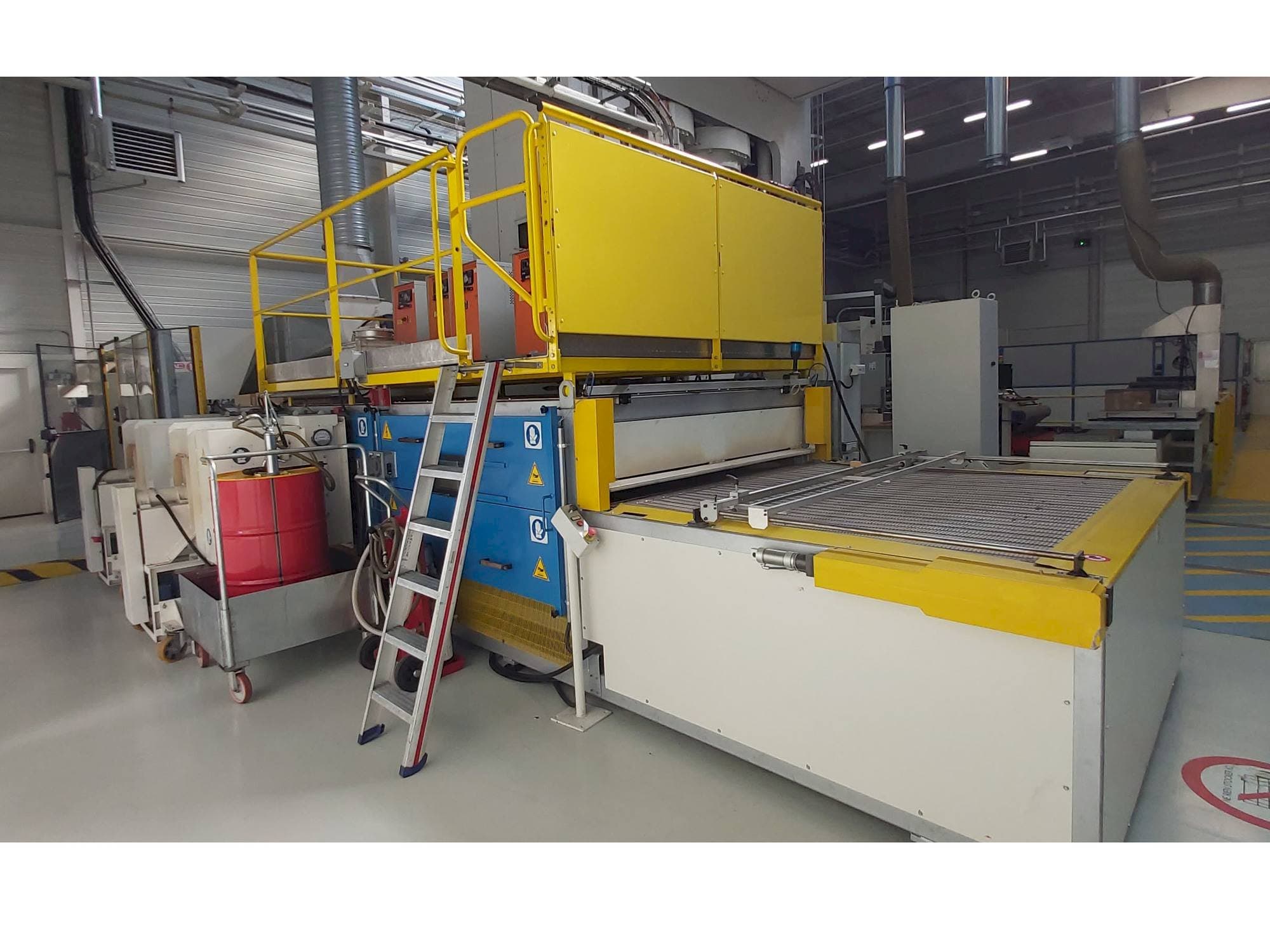 Prikaz  stroja CANNON PRE PREG OVEN  sprijeda