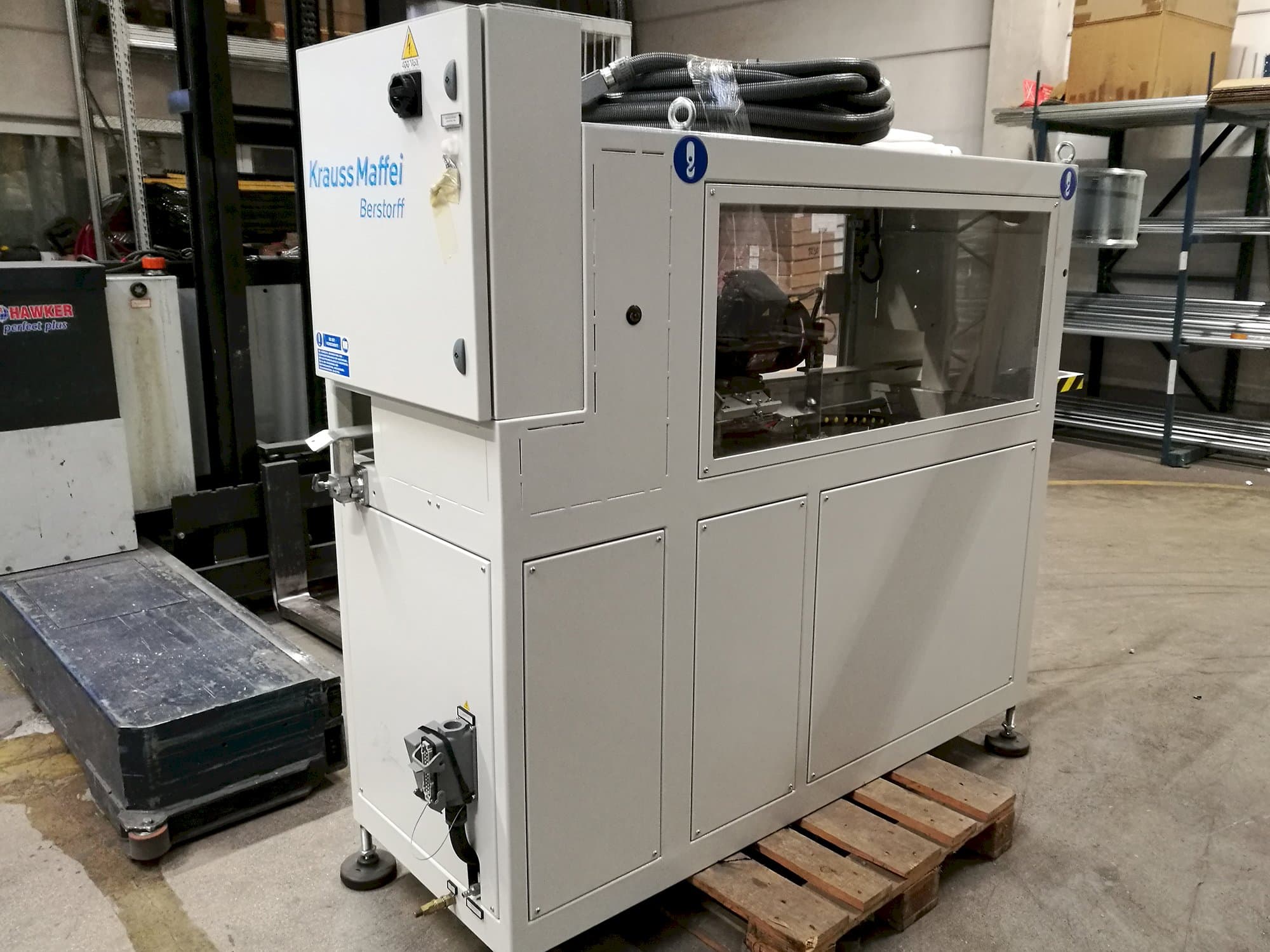 Prikaz stroja Krauss Maffei TL 63 slijeva