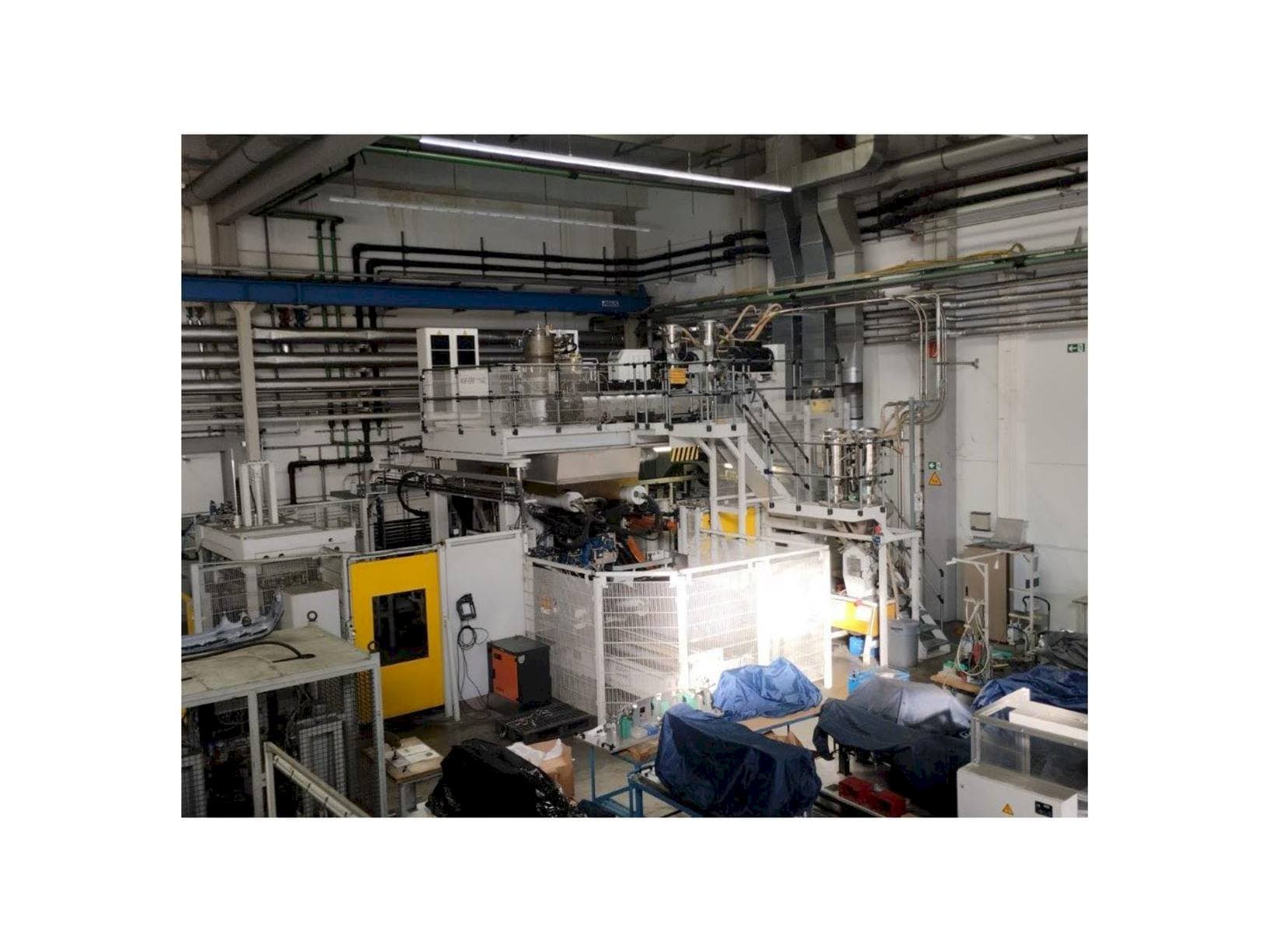 Prikaz  stroja EXTRAPLAST 140to  sprijeda