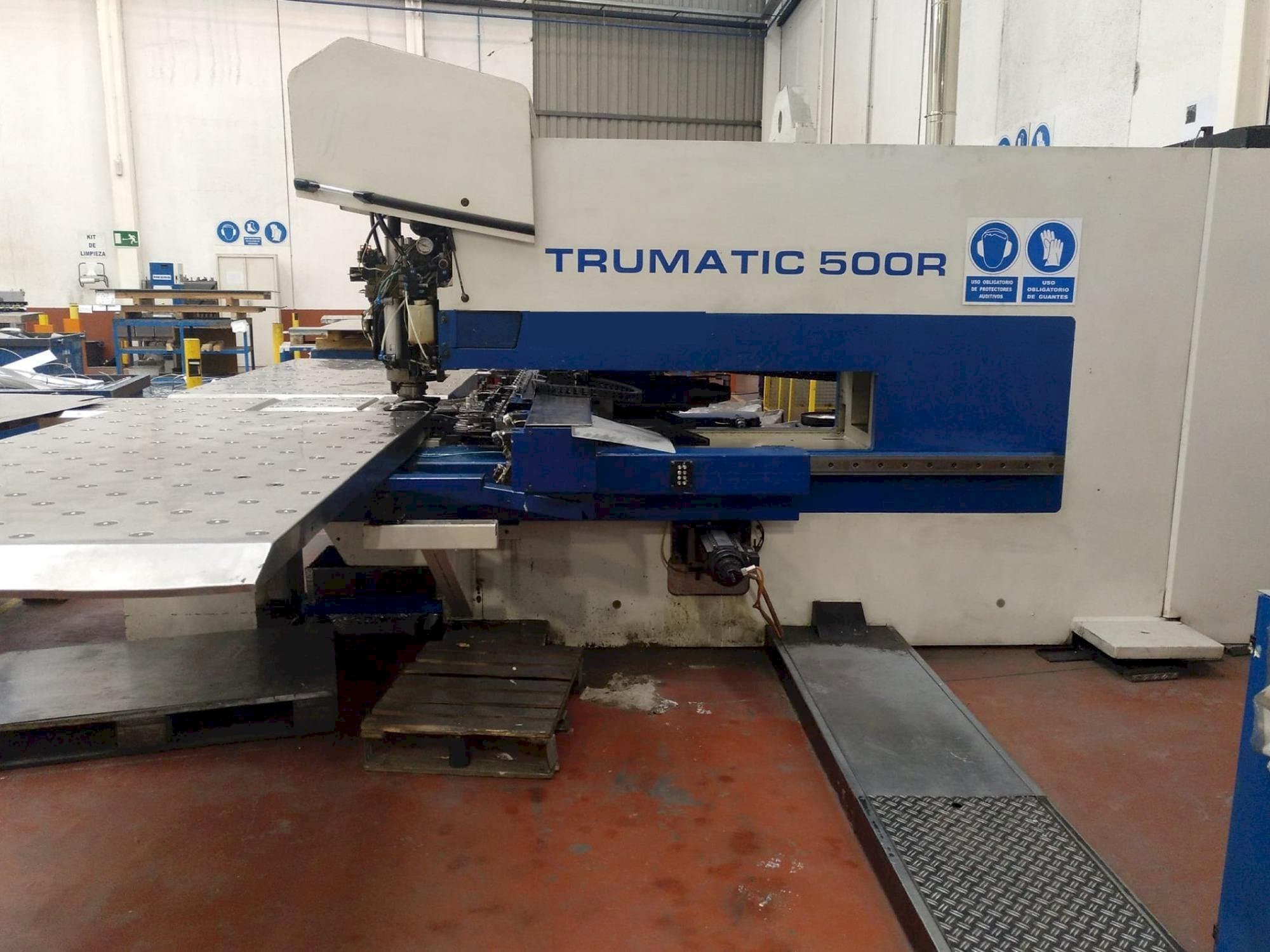 Prikaz  stroja Trumpf Trumatic 500  sprijeda