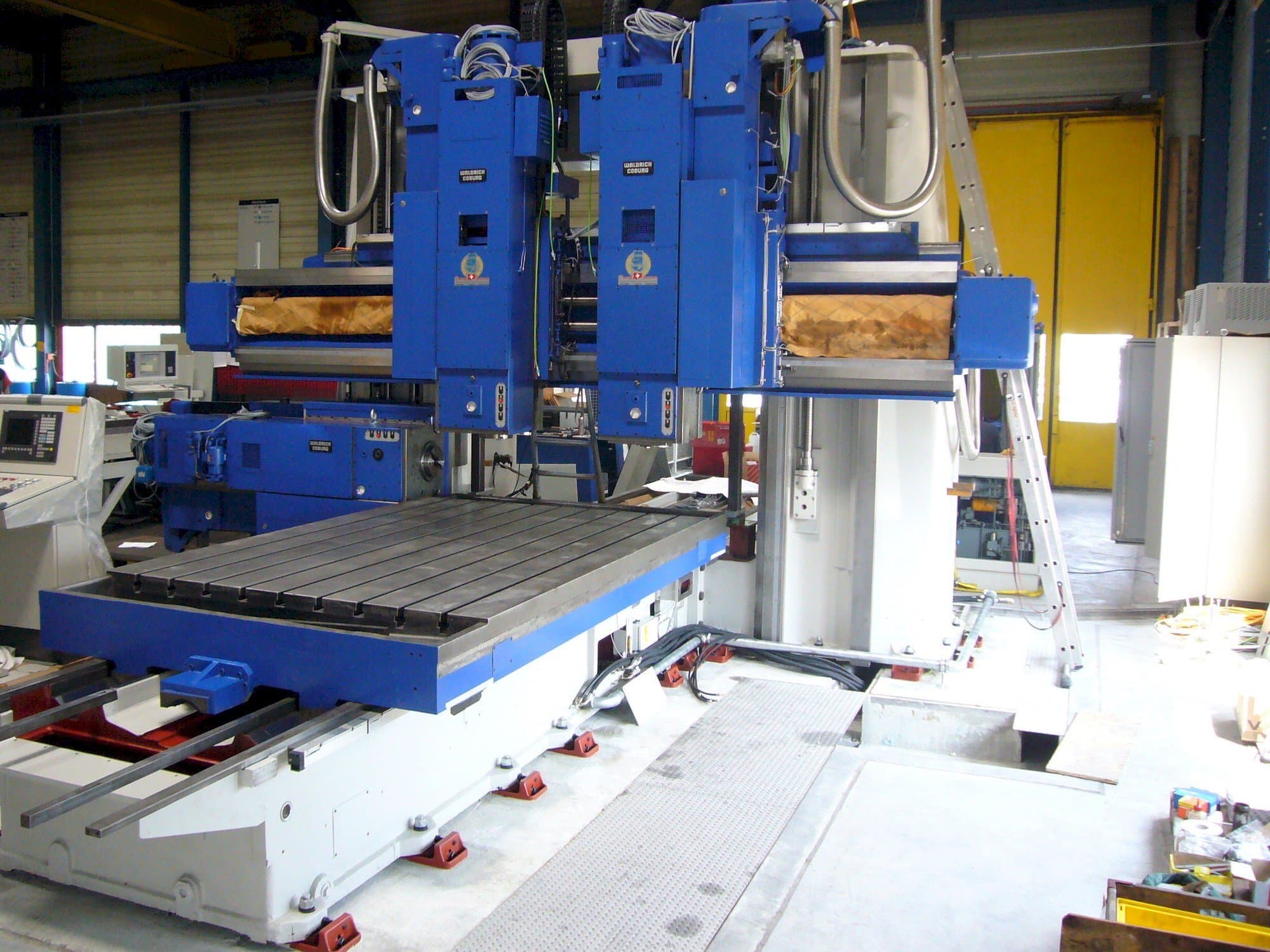 Prikaz  stroja Waldrich Coburg  sprijeda