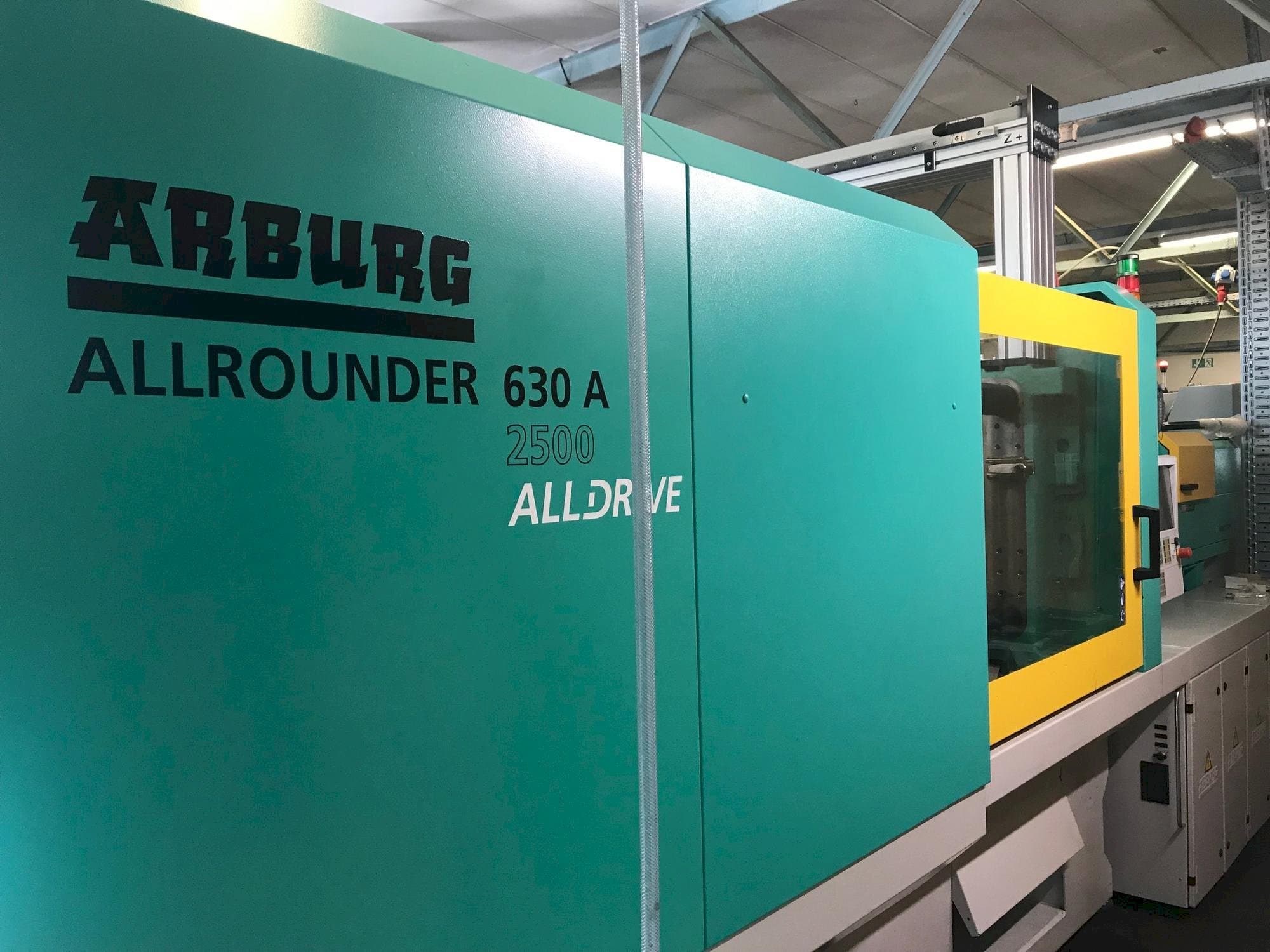 Prikaz  stroja Arburg Allrounder 630 A 2500-800  sprijeda
