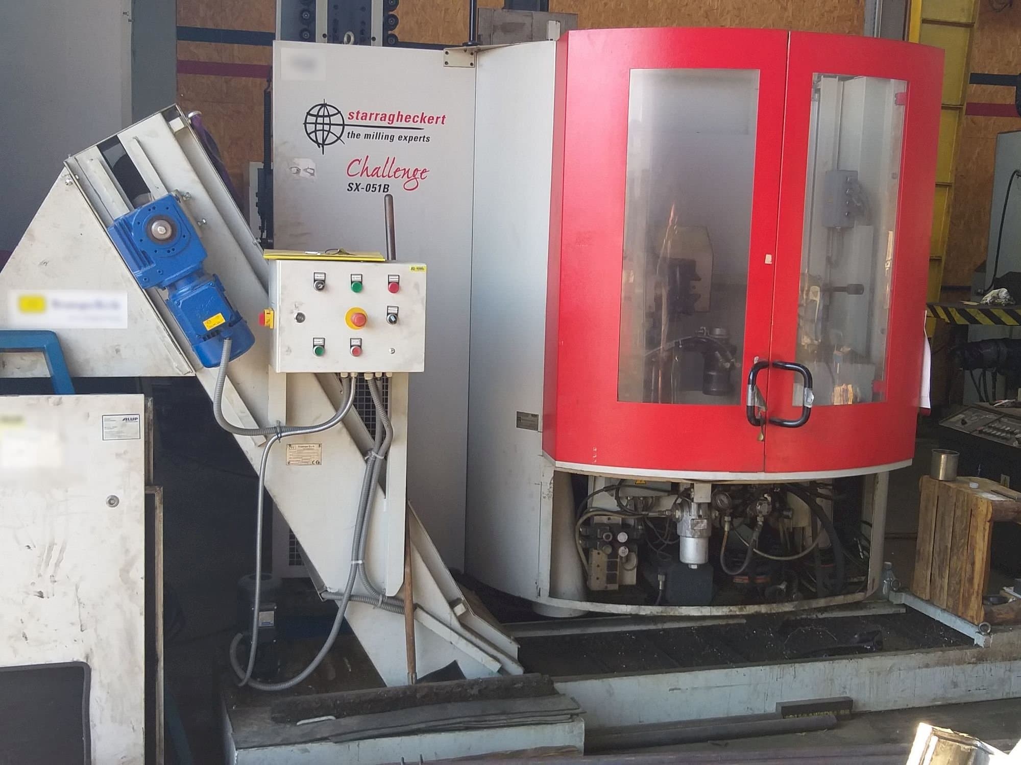 Prikaz  stroja Starrag SX-051B  sprijeda