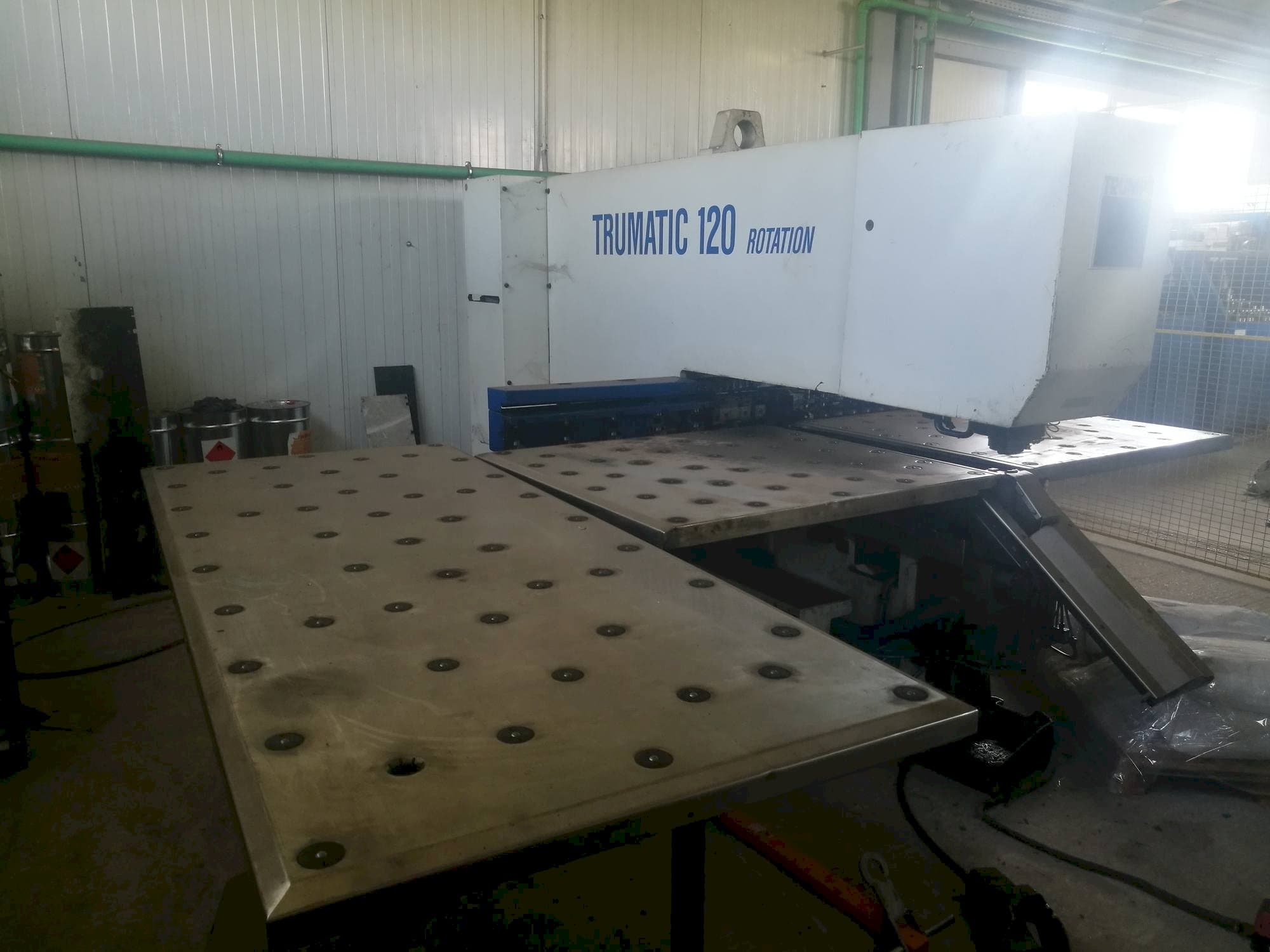 Prikaz  stroja Trumpf Trumatic 120R  sprijeda