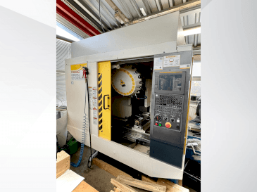 Prikaz  stroja FANUC ROBODRILL α-D21LiB5  sprijeda