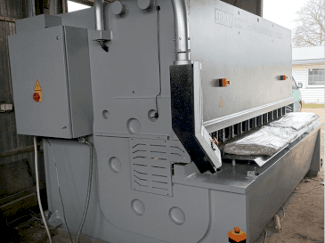 Prikaz  stroja ERMAKSAN HVR 3100-16  sprijeda