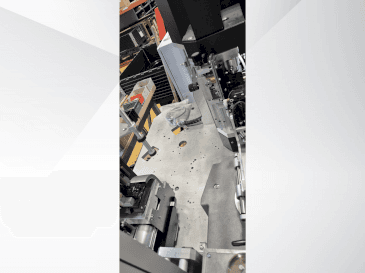 Prikaz  stroja Schleuniger CrimpCenter 64  sprijeda