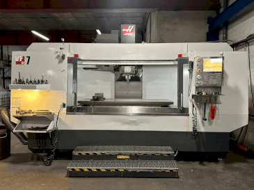 Prikaz  stroja HAAS VF-7/40  sprijeda