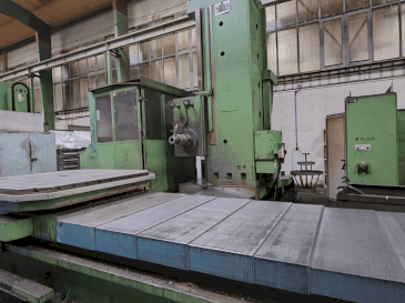 Prikaz  stroja TOS WHN 13.8 CNC  sprijeda