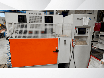Prikaz  stroja CHARMILLES Robofil 440SL  sprijeda