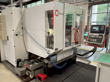 Prikaz  stroja HERMLE C800V  sprijeda