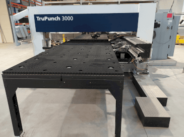 Prikaz  stroja TRUMPF TruPunch 3000  sprijeda