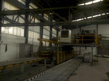 Prikaz  stroja MANNI Sandwich Panel Production Line  sprijeda