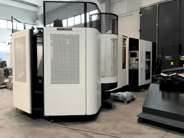 Prikaz stroja DMG DECKEL MAHO DMC 60H Linear sprijeda