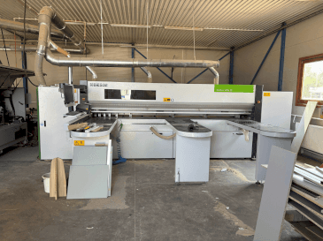 Prikaz  stroja BIESSE Selco WN 2  sprijeda