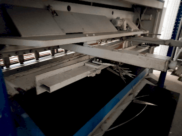Prikaz stroja LVD HST 25/6 sprijeda