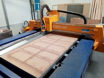 Prikaz  stroja MicroStep MICROMILL 2501.15F  sprijeda