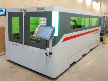 Prikaz  stroja Baykal BLE PRO 1530  sprijeda