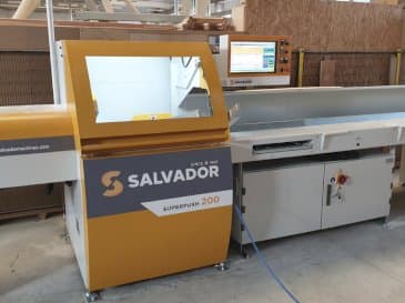 Prikaz  stroja SALVADOR Superpush 200  sprijeda