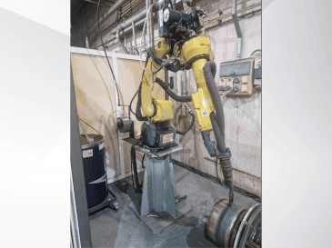 Prikaz  stroja FANUC ARC Mate 100iC  sprijeda